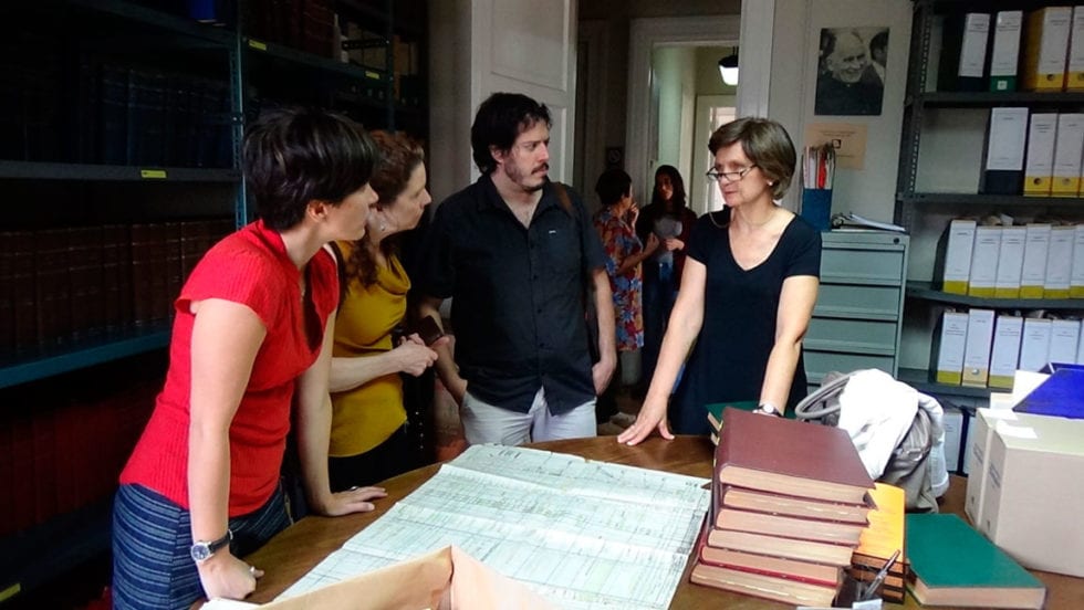 Visita de investigadores de la Universidad de Oxford a la Fundación Archivo y Centro de Documentación de la Vicaría de la Solidaridad