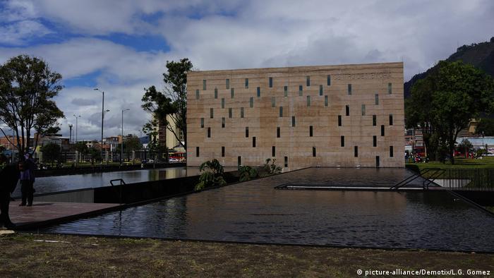 Reflexiones sobre el papel y futuro del Centro Nacional de Memoria Histórica